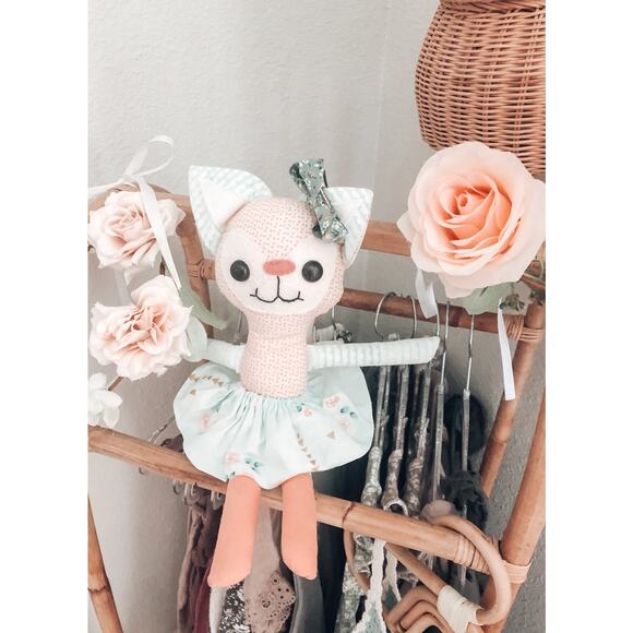 Heirloom Fiona Fox Handmade Sweetie Doll - Picture 2 of 5